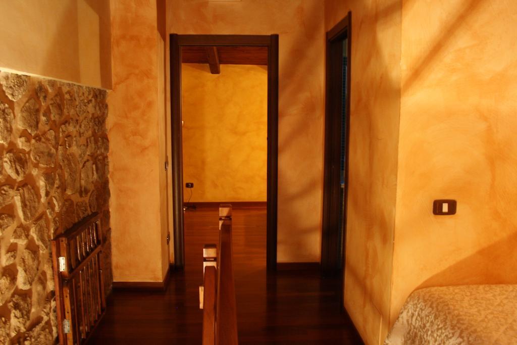 Bed And Breakfast Mblo Fondi Exterior photo