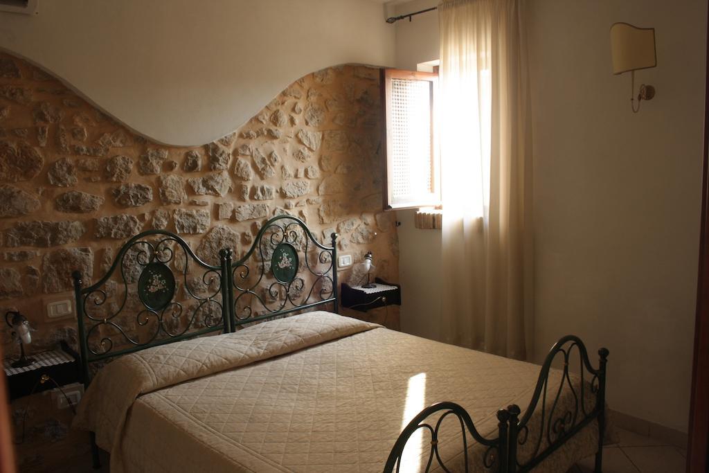Bed And Breakfast Mblo Fondi Exterior photo